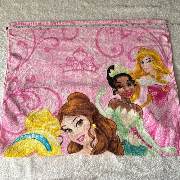 Disney Princess beach towel - Picture 2 of 6